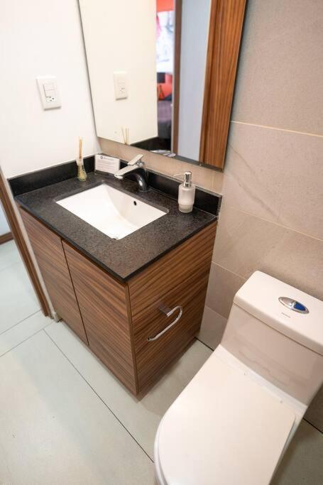 2 Habitaciones, 4 Camas, 2 Banos, Wi-fi, La Americana